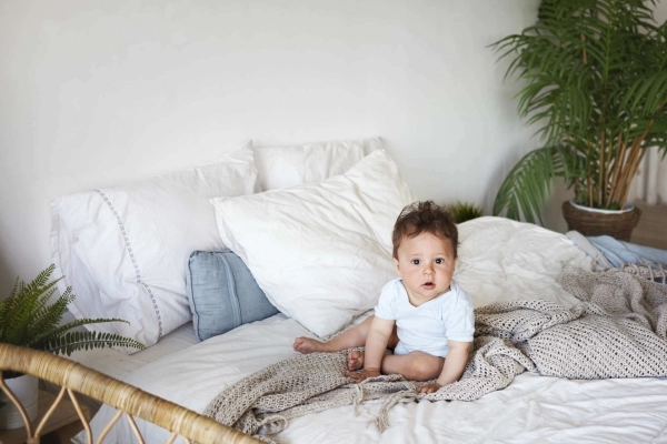 Ab wann sollte ein Kind im eigenen Bett schlafen?